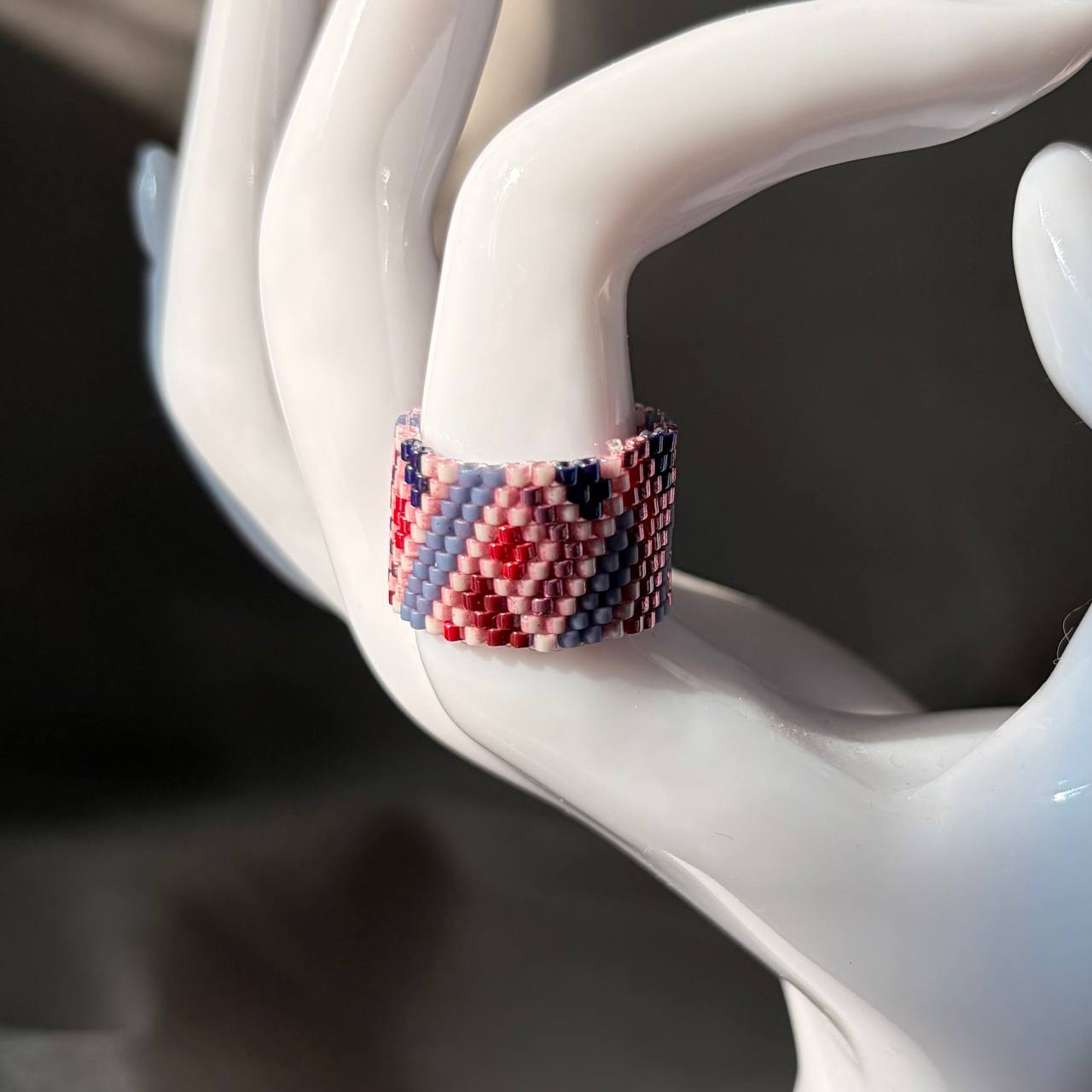 Romance — украшение из бисера ручной работы