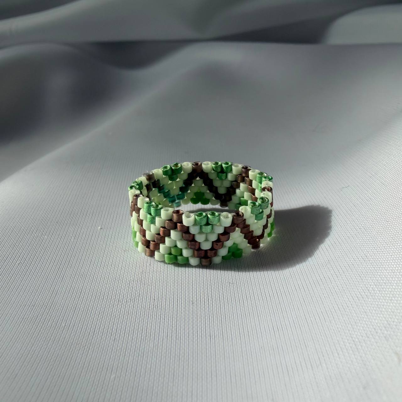 Хвойный лес — украшение из бисера ручной работы