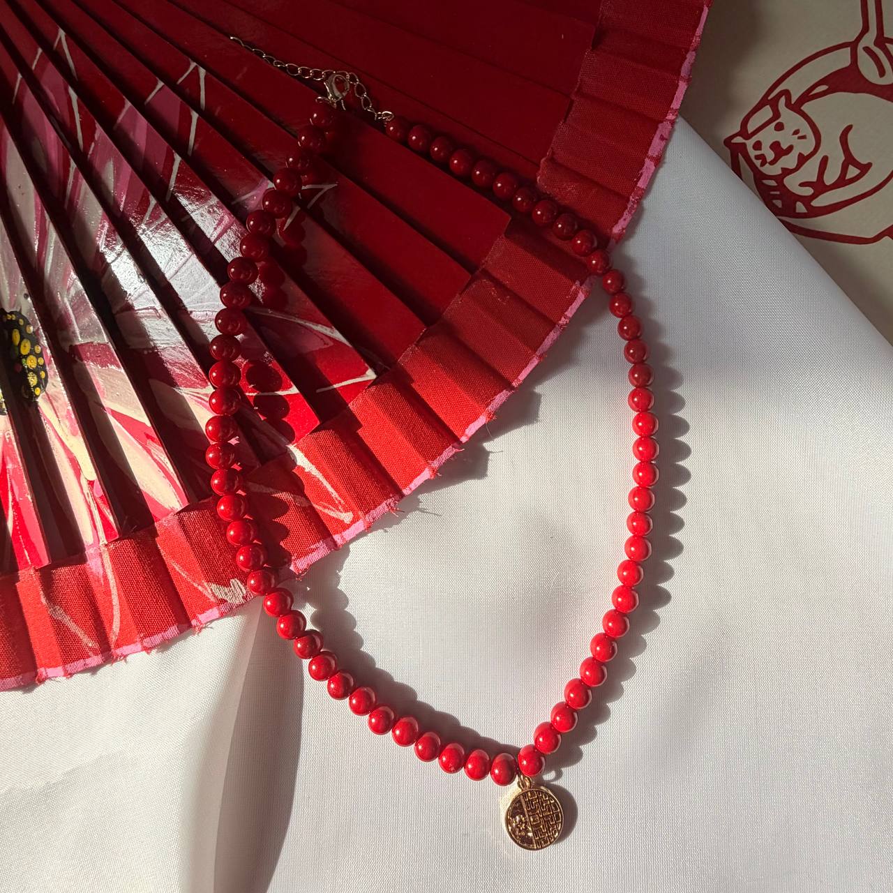 Imperial Red — украшение из бисера ручной работы